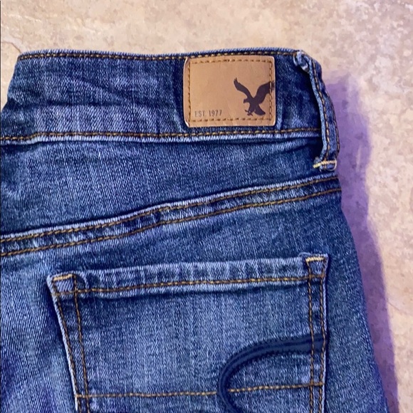 American Eagle Jean shorts! size 0 - Picture 2 of 2